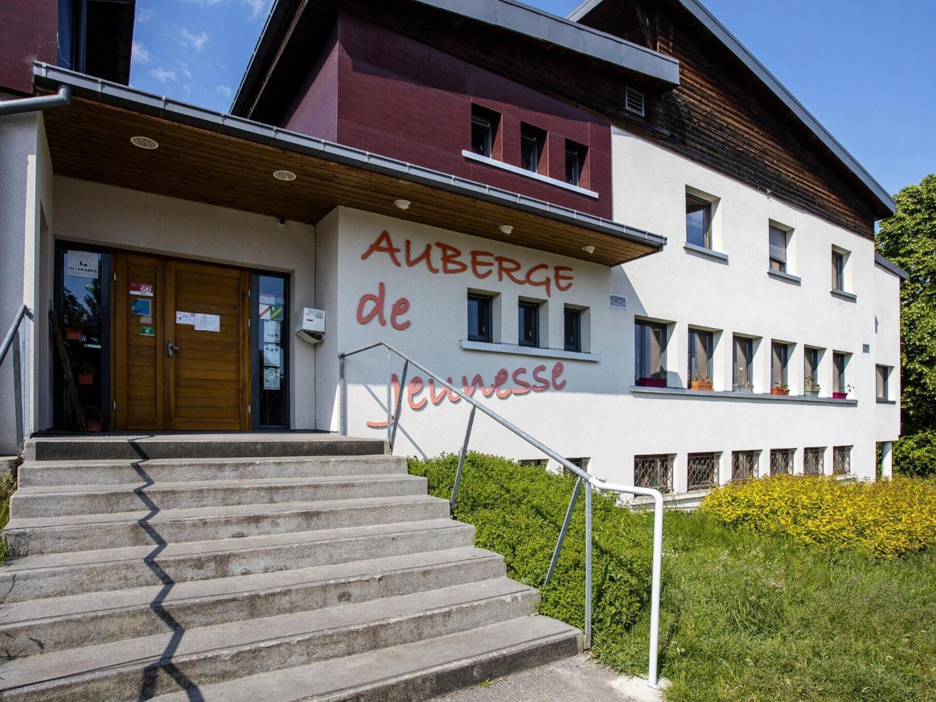 Auberge De Jeunesse Hi ปงตาร์ลีเย ภายนอก รูปภาพ